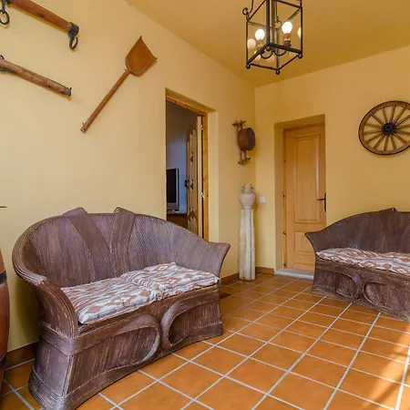 Tonyita Hotel Lloseta